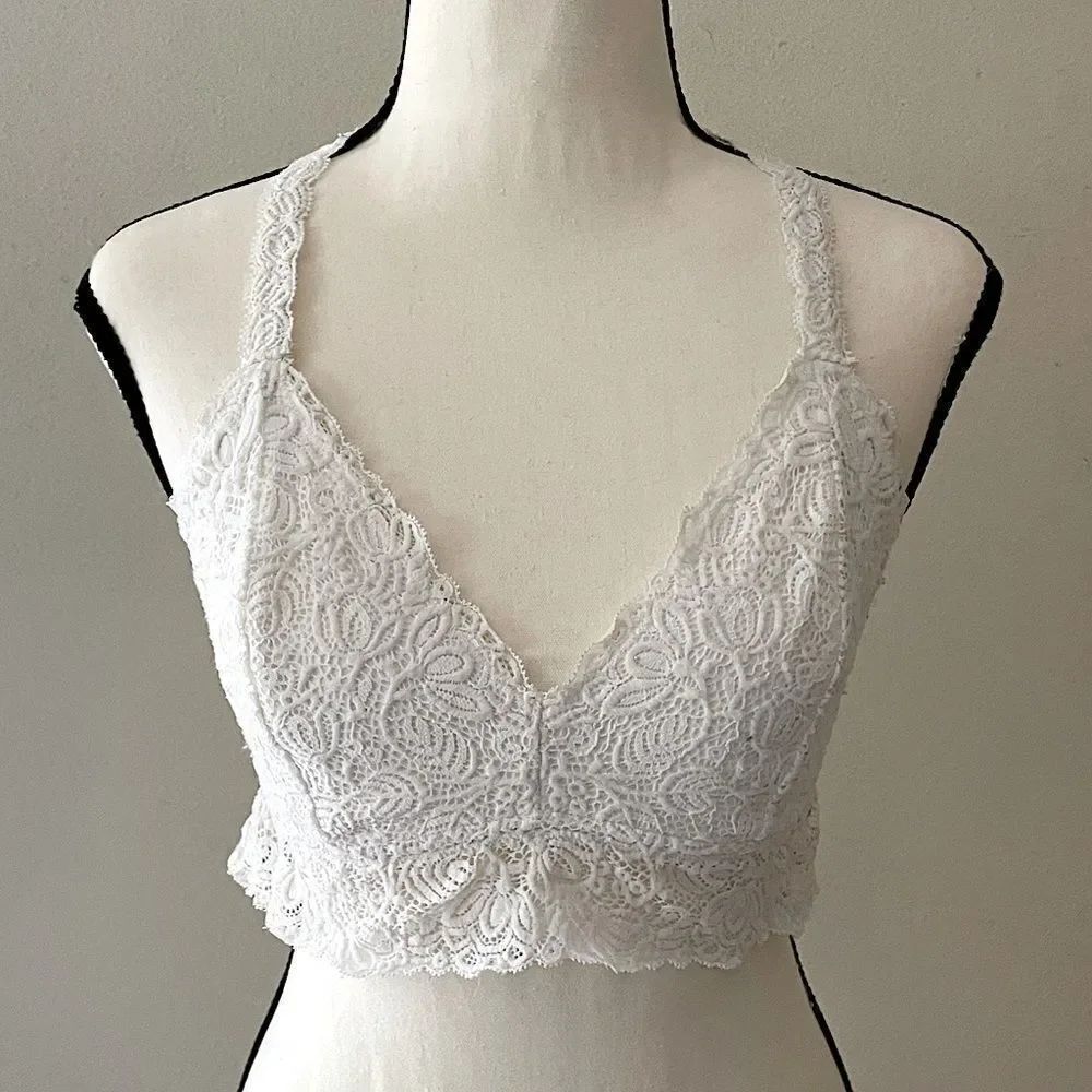 Auden Creamy White Lace Racerback Bralette. Size Large.
